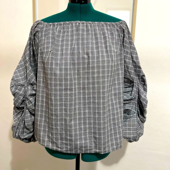 Guest Editor Anthropologie Balloon Sleeve Off Shoulder Top. - Picture 1 of 4